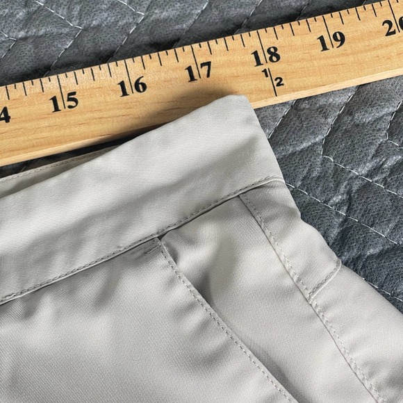 Adidas Shorts Mens Size 34 Beige Outdoor Cargo Lightweight - Picture 7 of 9